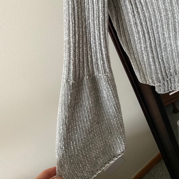 Express | Sweater - Picture 3 of 4